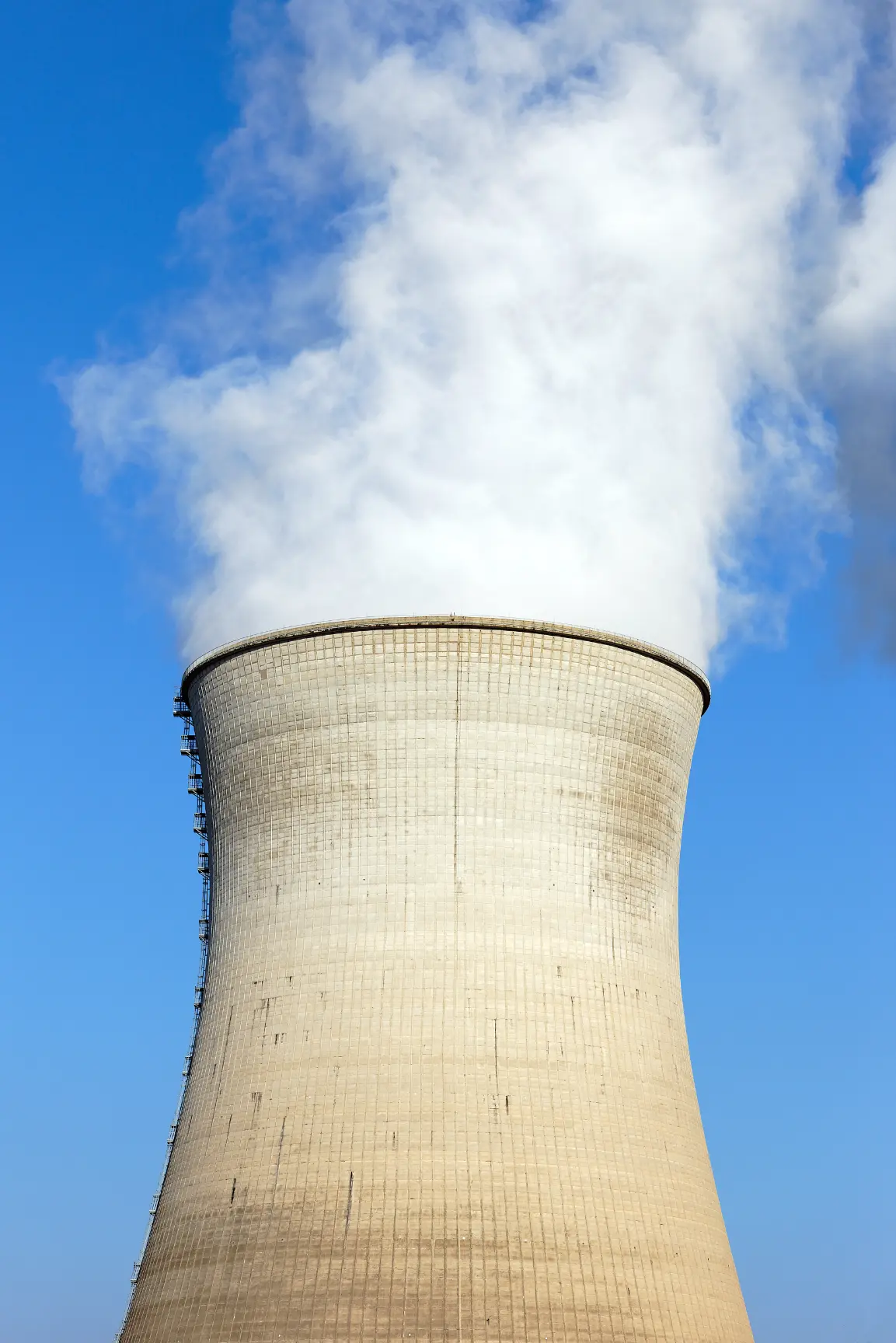 big-chimney-with-smoke